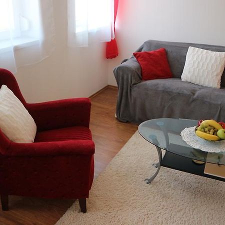 Eger Apartman Buitenkant foto