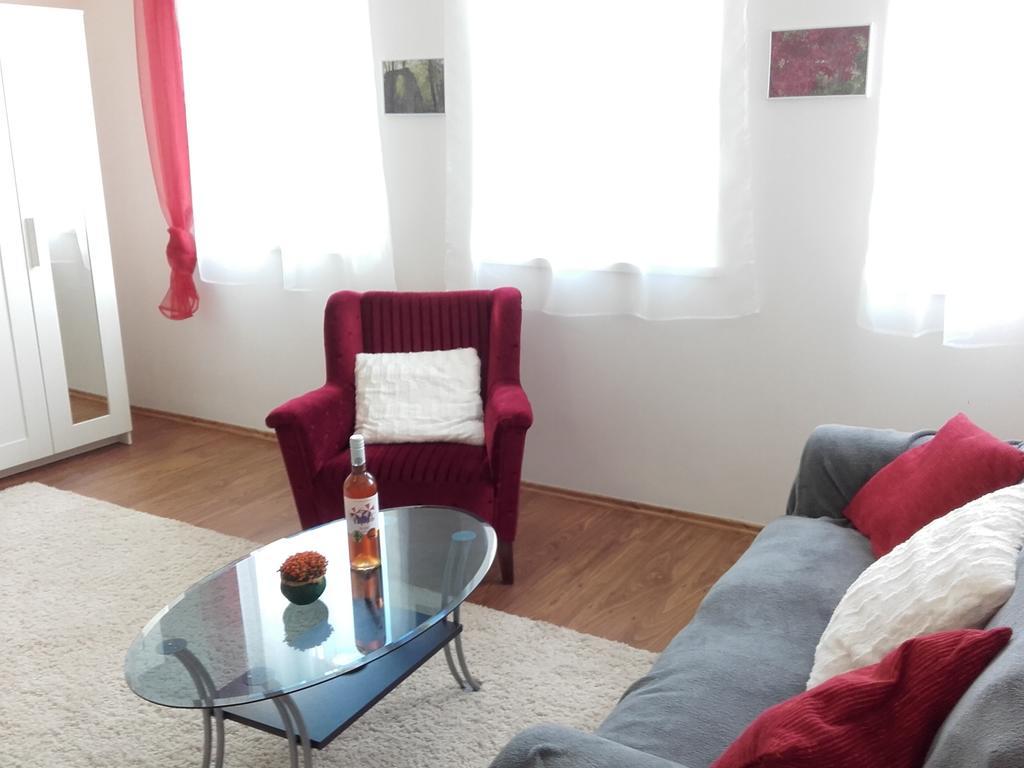 Eger Apartman Buitenkant foto