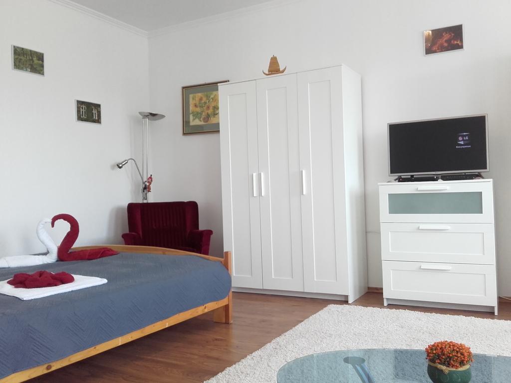Eger Apartman Buitenkant foto