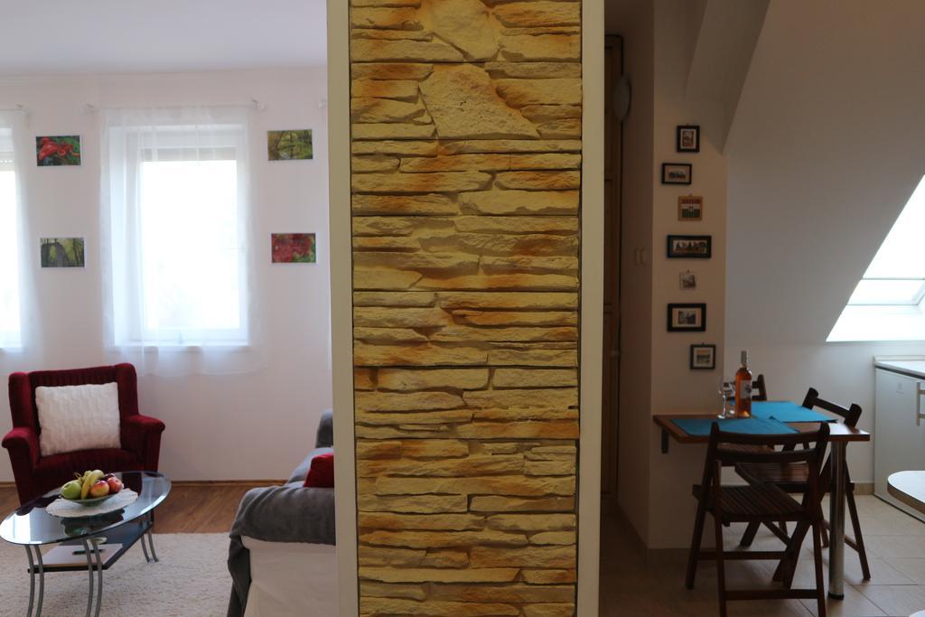 Eger Apartman Buitenkant foto