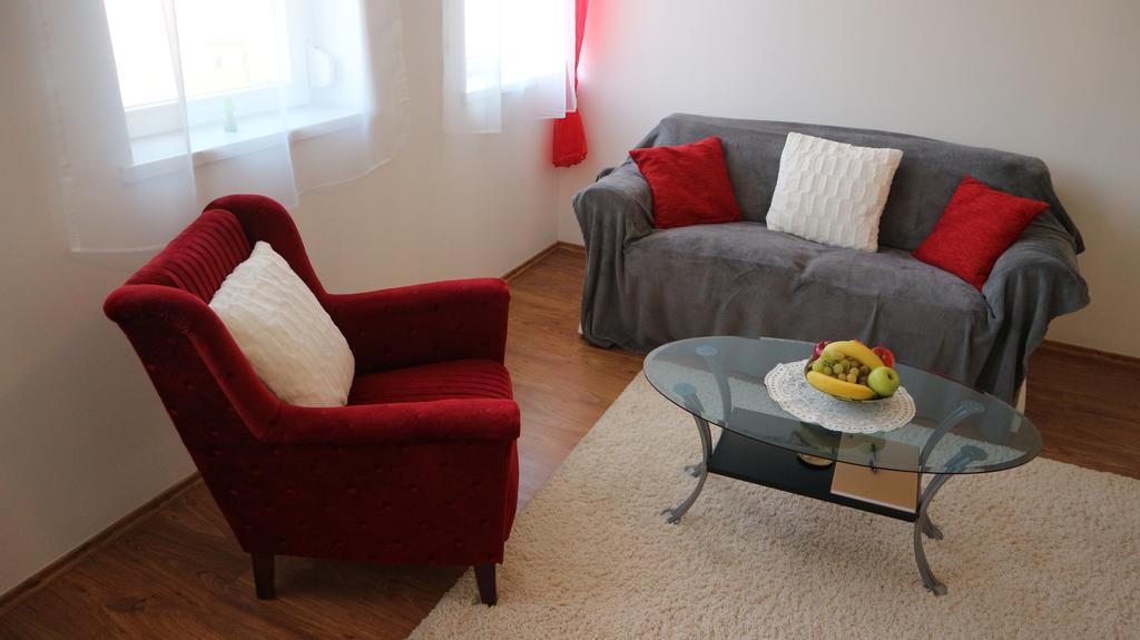 Eger Apartman Buitenkant foto