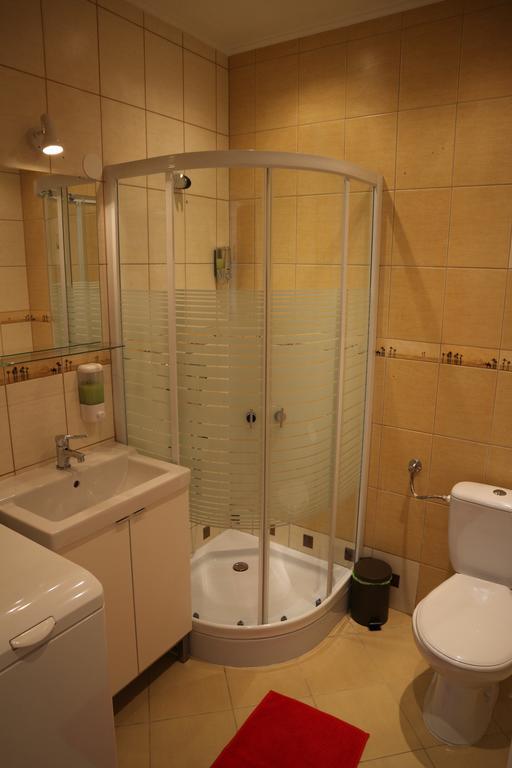Eger Apartman Buitenkant foto