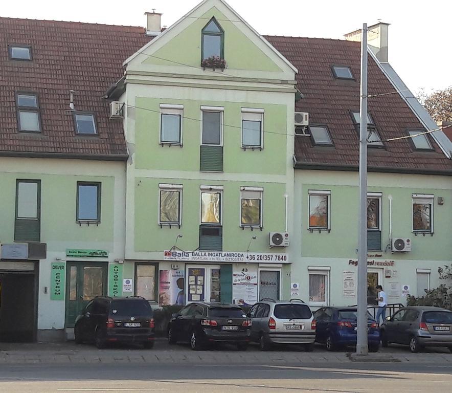 Eger Apartman Buitenkant foto